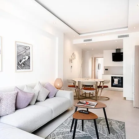 Two Bedrooms With View Over The Sea أنتيب